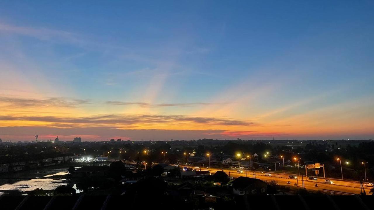 Myrumah Imperio Home , Alor Setar 3Br With Sky Infinity Pool Luaran gambar